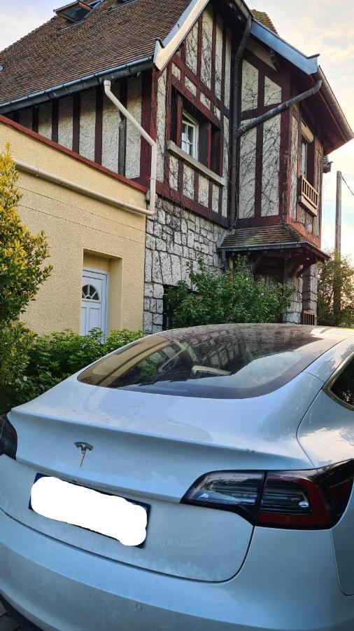 Apakabar Homestay - Proche Gare Melun, Parking Prive, Netflix La Rochette  Dış mekan fotoğraf