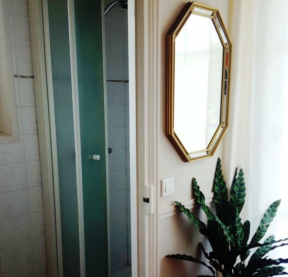 Apakabar Homestay - Proche Gare Melun, Parking Prive, Netflix La Rochette  Dış mekan fotoğraf